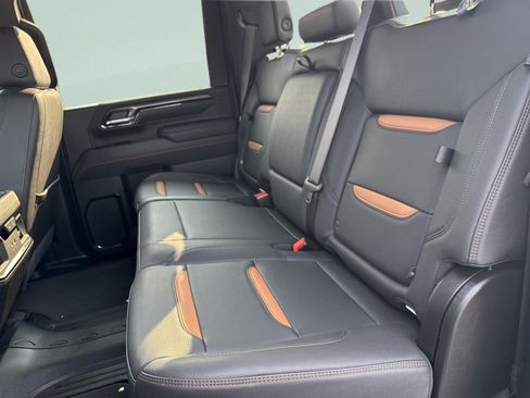 Used 2025 GMC Sierra 2500 AT4 AWD/4WD image 24