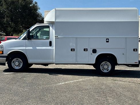 New 2024 Chevrolet Express 3500 w/ Power Convenience Package image 7