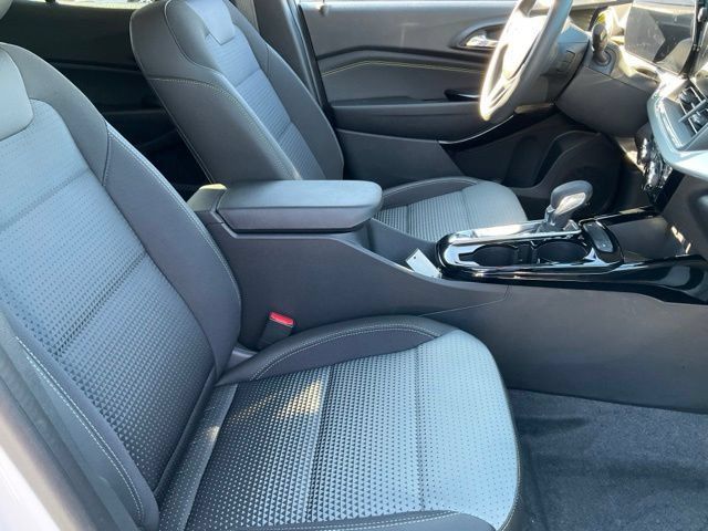 Certified 2026 Chevrolet Trax LT FWD image 18