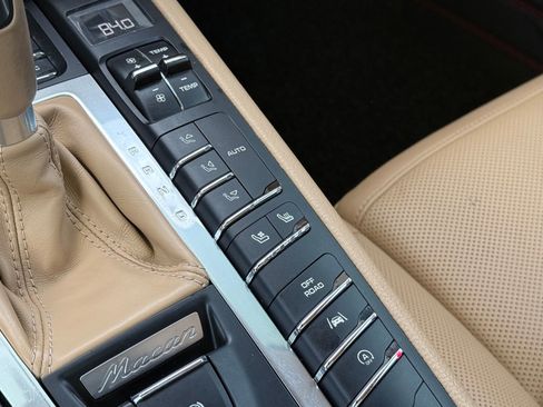 Used 2017 Porsche Macan S image 32