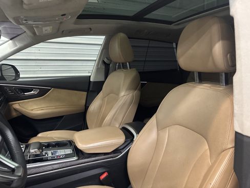 Used 2019 Audi Q8 Prestige w/ Luxury Package image 13