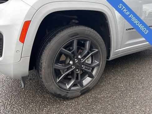 Used 2023 Jeep Grand Cherokee 30th Anniversary image 4