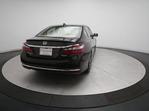 Used 2017 Honda Accord Touring image 37