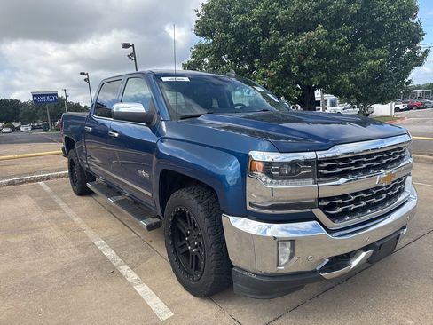 Used 2017 Chevrolet Silverado 1500 LTZ w/ Texas Edition RWD image 4