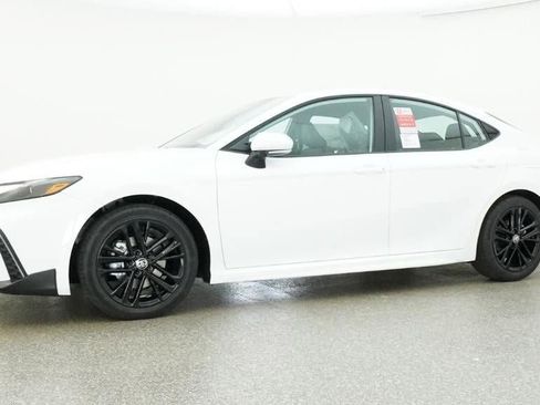 New 2026 Toyota Camry SE image 18