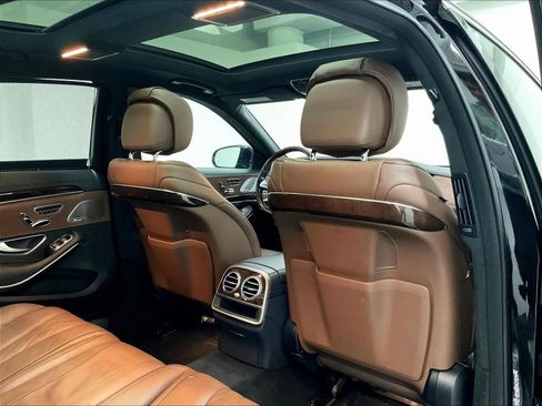 Used 2018 Mercedes-Benz S 560 4MATIC Sedan image 45
