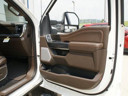 New 2025 Ford F350 King Ranch w/ Chrome Package image 46