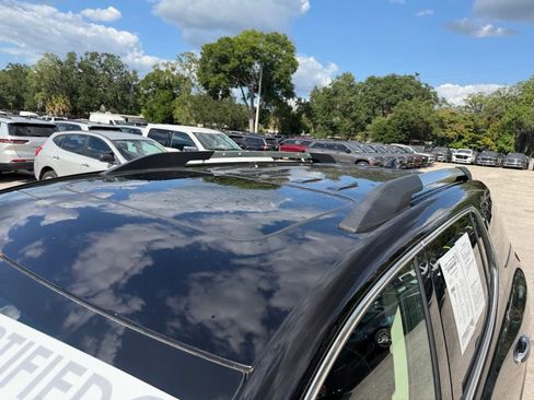 Used 2022 GMC Acadia Denali w/ Denali Ultimate Package FWD image 11