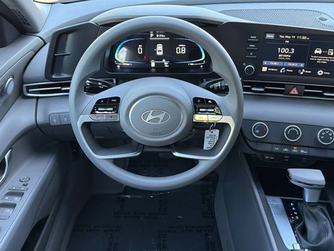 New 2026 Hyundai Elantra SE FWD image 11