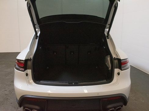 New 2026 Porsche Macan S image 13