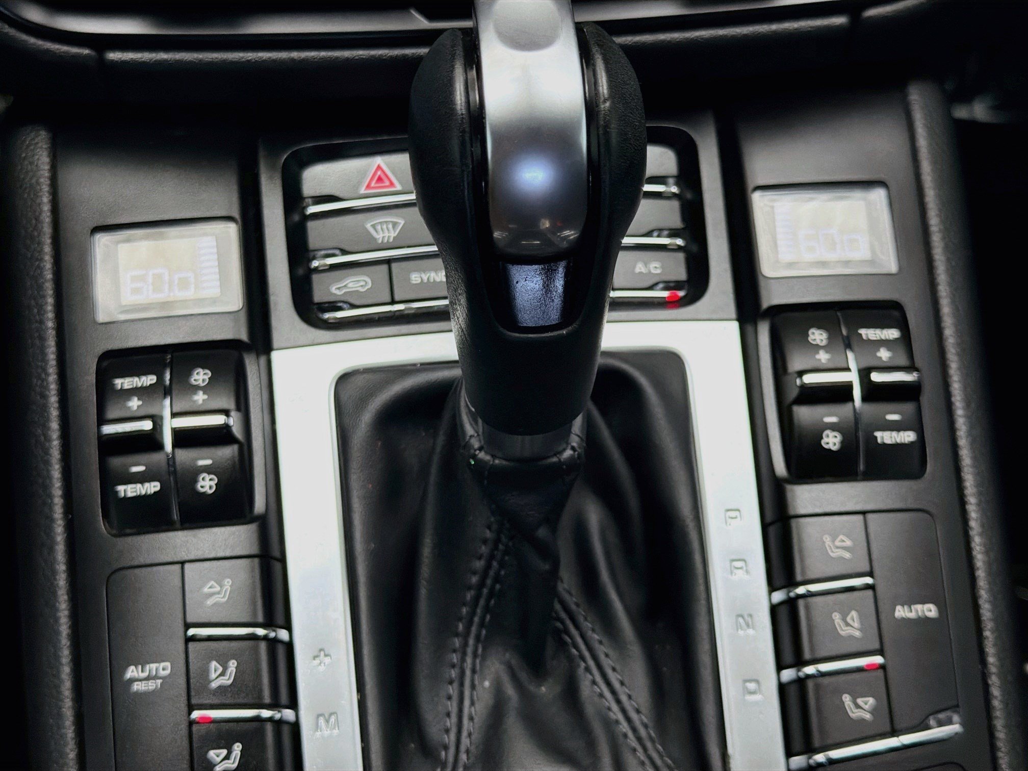 Used 2021 Porsche Macan AWD/4WD image 10