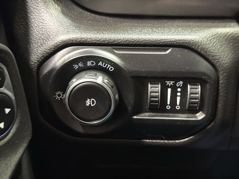 Used 2022 Jeep Wrangler Unlimited Sahara w/ Cold Weather Group image 33