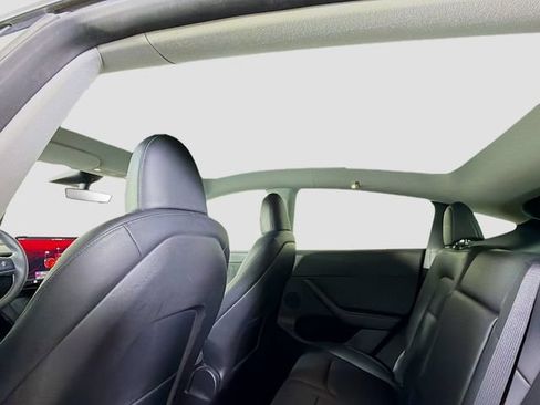 Used 2023 Tesla Model Y AWD image 13