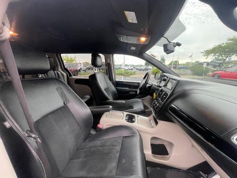 Used 2018 Dodge Grand Caravan SXT FWD image 10