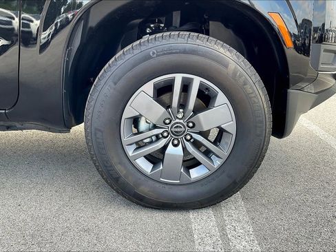 New 2025 Nissan Frontier SV image 18