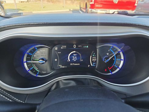 Used 2024 Chrysler Pacifica Limited image 26