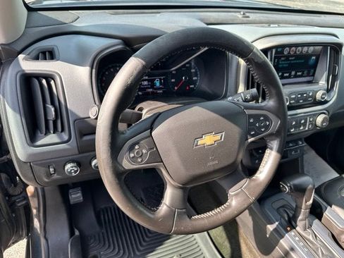 Used 2018 Chevrolet Colorado Z71 AWD/4WD image 12