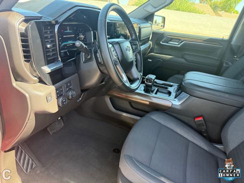 Used 2025 Chevrolet Silverado 1500 LT Trail Boss w/ Convenience Package II AWD/4WD image 19