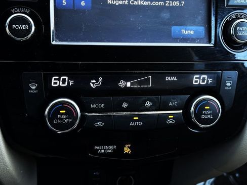 Used 2015 Nissan Rogue SL w/ SL Premium Package image 24