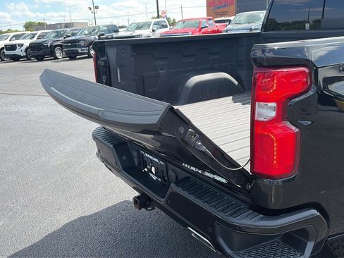 Used 2019 Chevrolet Silverado 1500 High Country w/ Technology Package AWD/4WD image 20