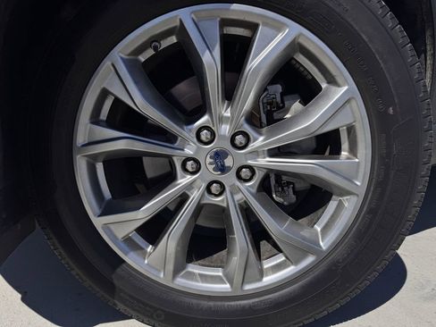 Used 2020 Ford Explorer XLT w/ Equipment Group 202A image 9