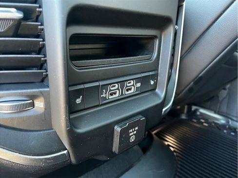 Used 2019 RAM 1500 Laramie AWD/4WD image 47