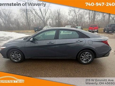 Used 2024 Hyundai Elantra SEL image 4