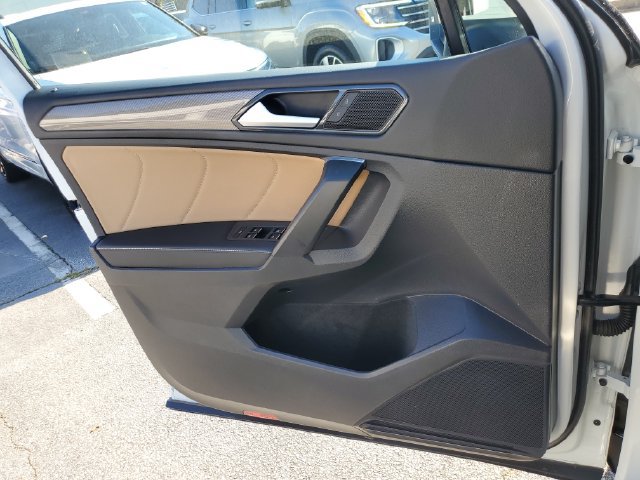 Certified 2023 Volkswagen Tiguan SE w/ Panoramic Sunroof Package FWD image 35