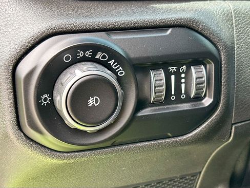 Used 2018 Jeep Wrangler Unlimited Sport S AWD/4WD image 10