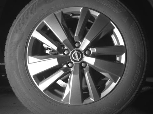 Used 2025 Nissan Pathfinder SV image 15