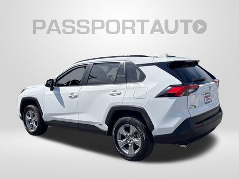 Used 2025 Toyota RAV4 XLE AWD/4WD image 4
