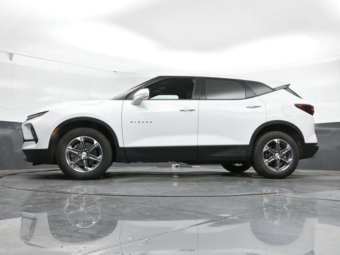 Used 2025 Chevrolet Blazer LT AWD/4WD image 45