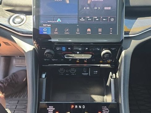 Used 2025 Jeep Grand Cherokee Trailhawk w/ Advanced Protech Group II AWD/4WD image 16
