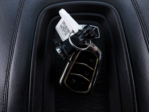 Used 2016 Cadillac Escalade Luxury image 23