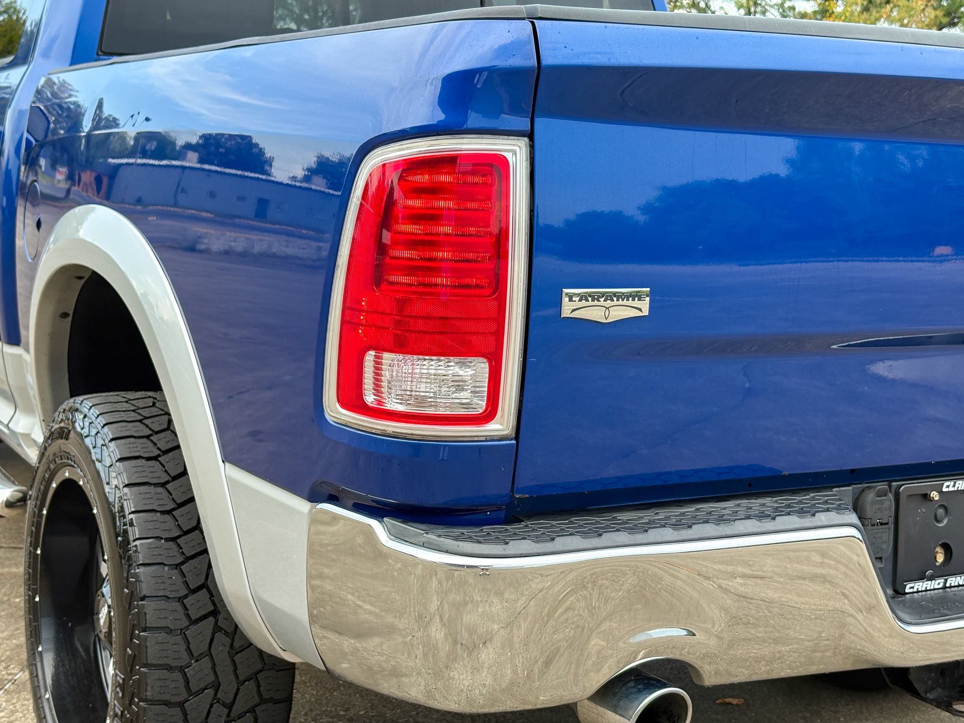 Used 2016 RAM 1500 Laramie w/ Convenience Group AWD/4WD image 10