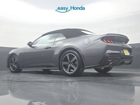 Used 2025 Ford Mustang Premium RWD image 29