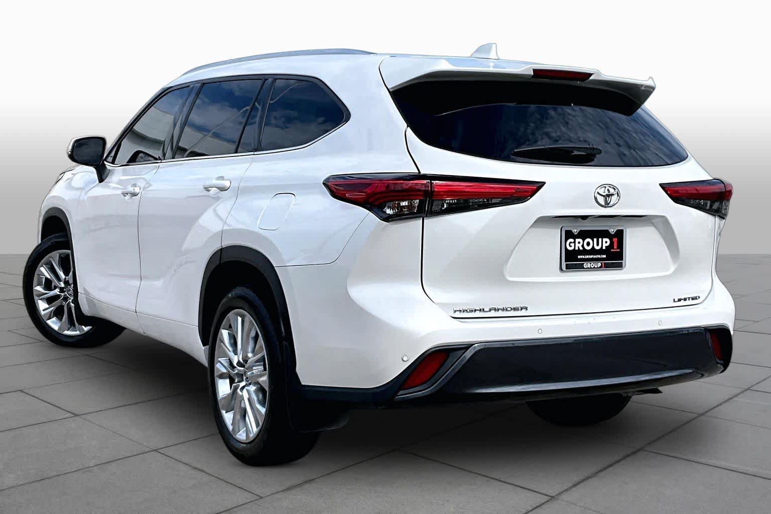Used 2020 Toyota Highlander Limited FWD image 12