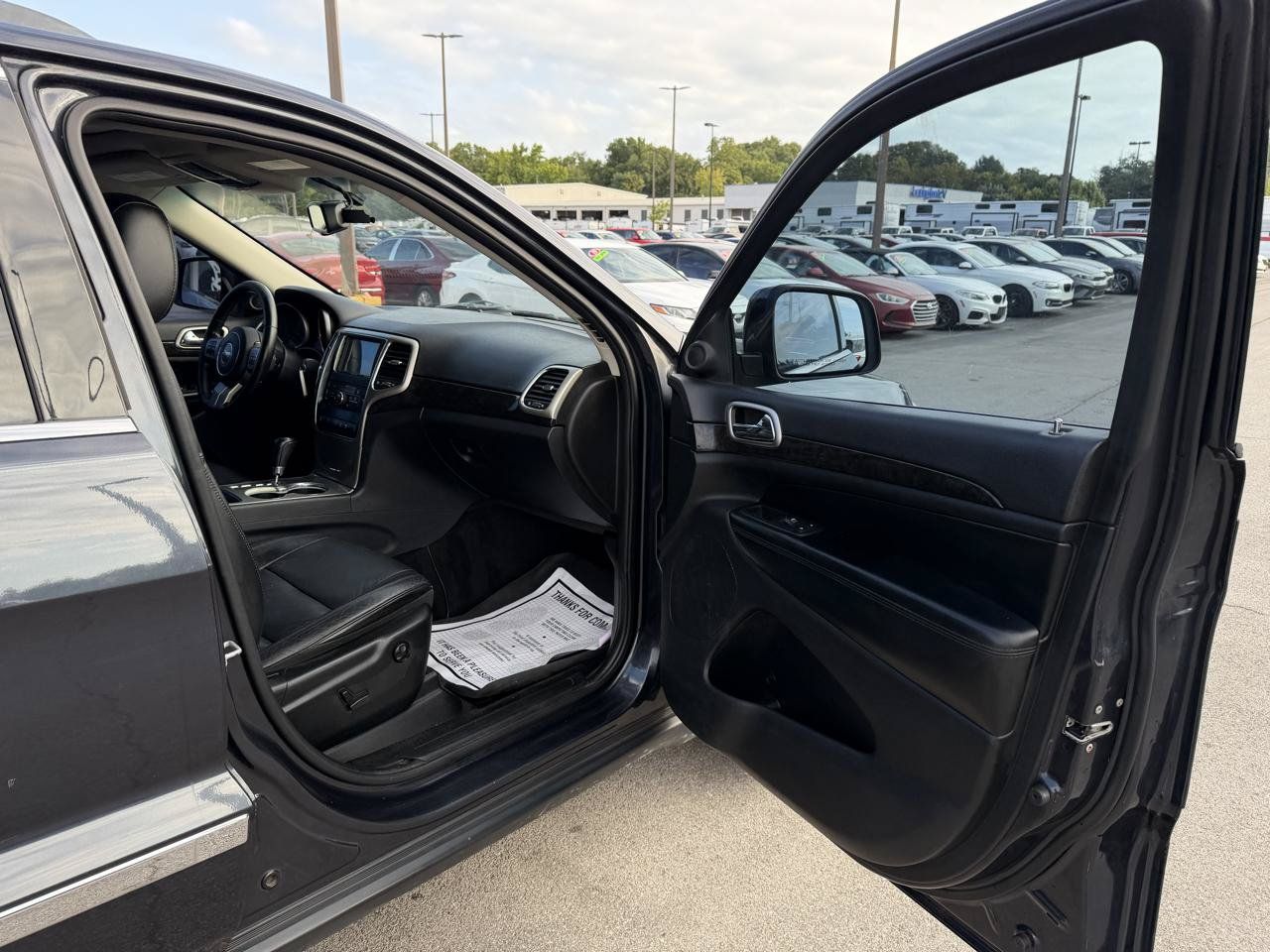 Used 2013 Jeep Grand Cherokee Laredo AWD/4WD image 9