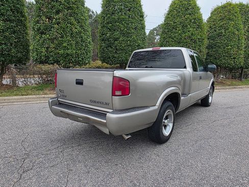 Used 2000 Chevrolet S10 Pickup LS w/ Preferred Equipment Group image 6