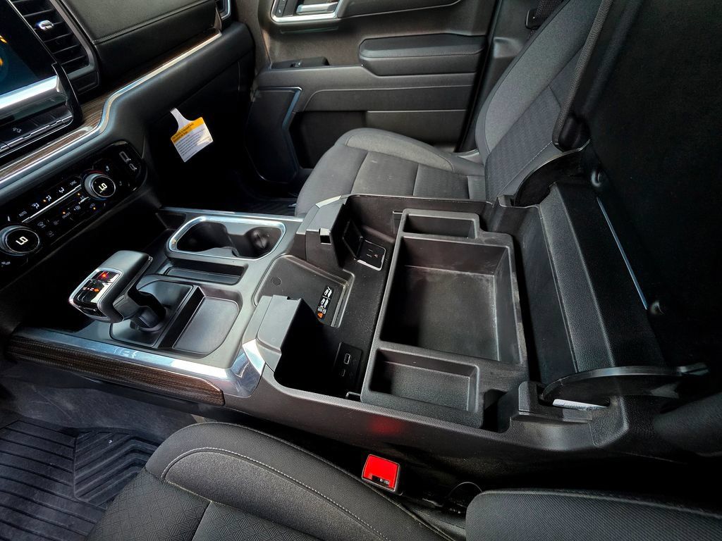 Used 2025 Chevrolet Silverado 1500 LT AWD/4WD image 47