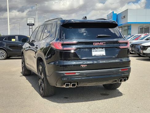Used 2025 GMC Acadia Elevation w/ Elevation Premium Package FWD image 9