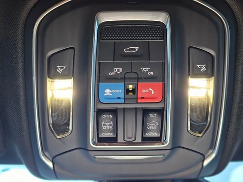 New 2026 Jeep Grand Cherokee Altitude image 17