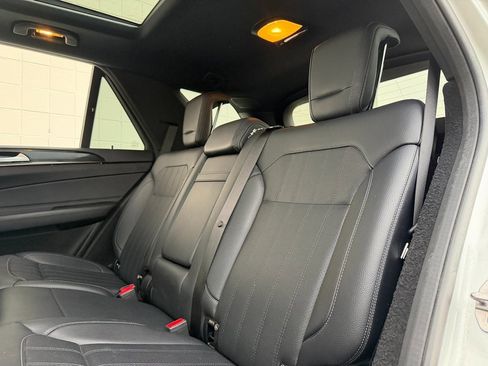 Used 2019 Mercedes-Benz GLE 400 4MATIC image 38