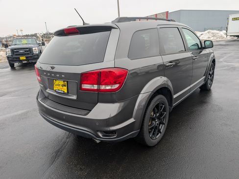 Used 2019 Dodge Journey SE image 8
