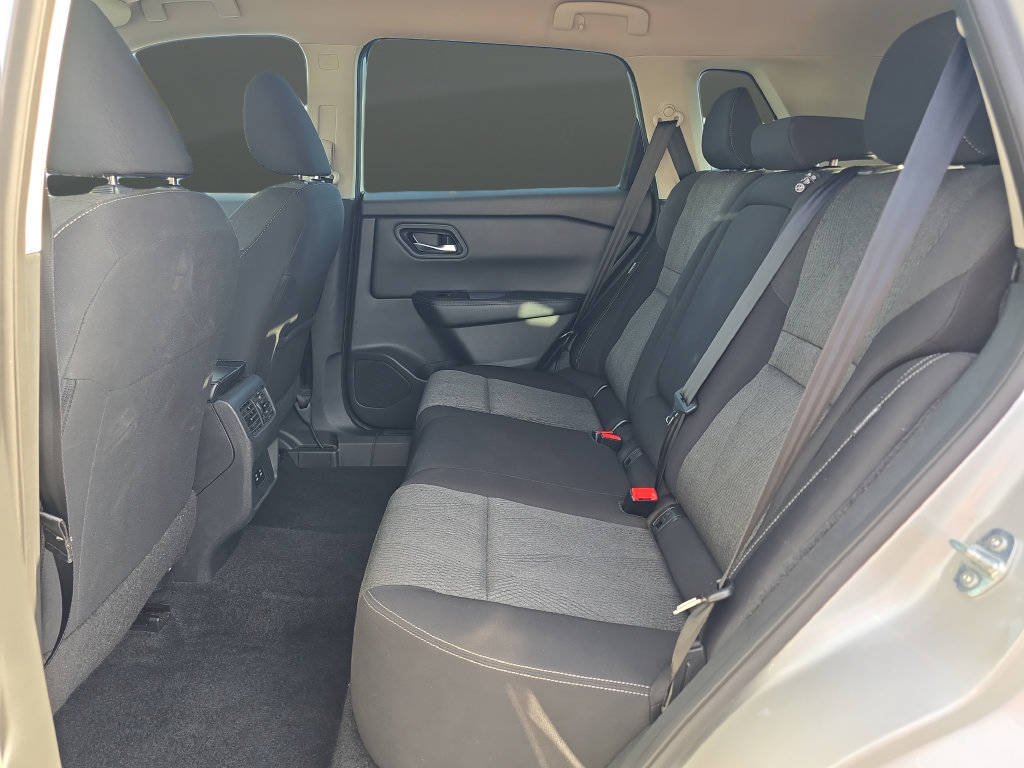Used 2024 Nissan Rogue SV AWD/4WD image 22