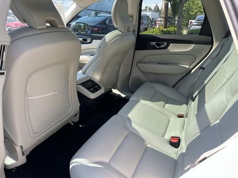Used 2022 Volvo XC60 B5 Inscription w/ Advanced Package FWD image 17