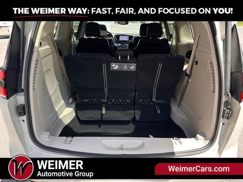 Used 2021 Chrysler Pacifica Touring-L w/ Uconnect Theater Family Group AWD/4WD image 24