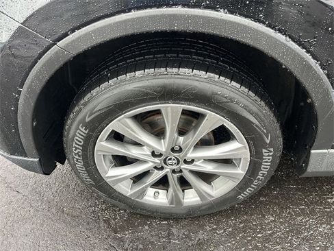 Used 2017 Toyota RAV4 Limited image 10