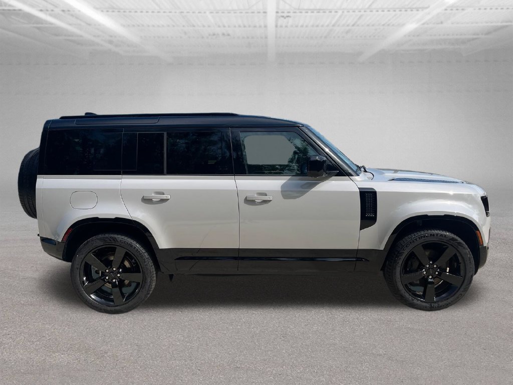 New 2026 Land Rover Defender 110 X-Dynamic SE AWD/4WD image 6