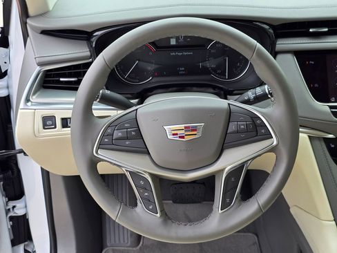 Used 2024 Cadillac XT5 Premium Luxury FWD image 22